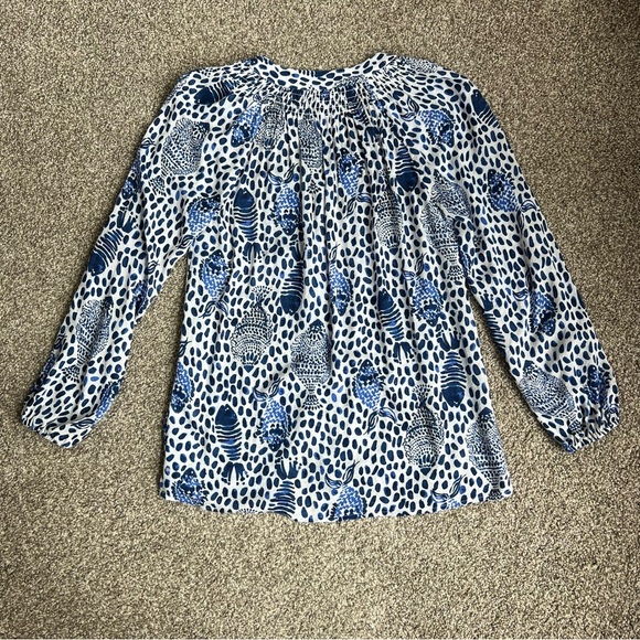 Lilly Pulitzer Elsa Button Down Flowy Blouse Blue White Fish Print, Size Small - Picture 9 of 10